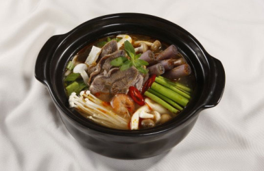 Hướng dẫn thực hiện món lẩu bắp bò tôm chua, lẩu vịt hầm sả, lẩu kim chi với bếp cồn khô
